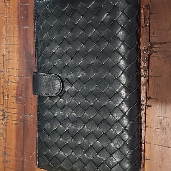 EUC Bottega Venetta Long Bifold wallet - Picture 1 of 1